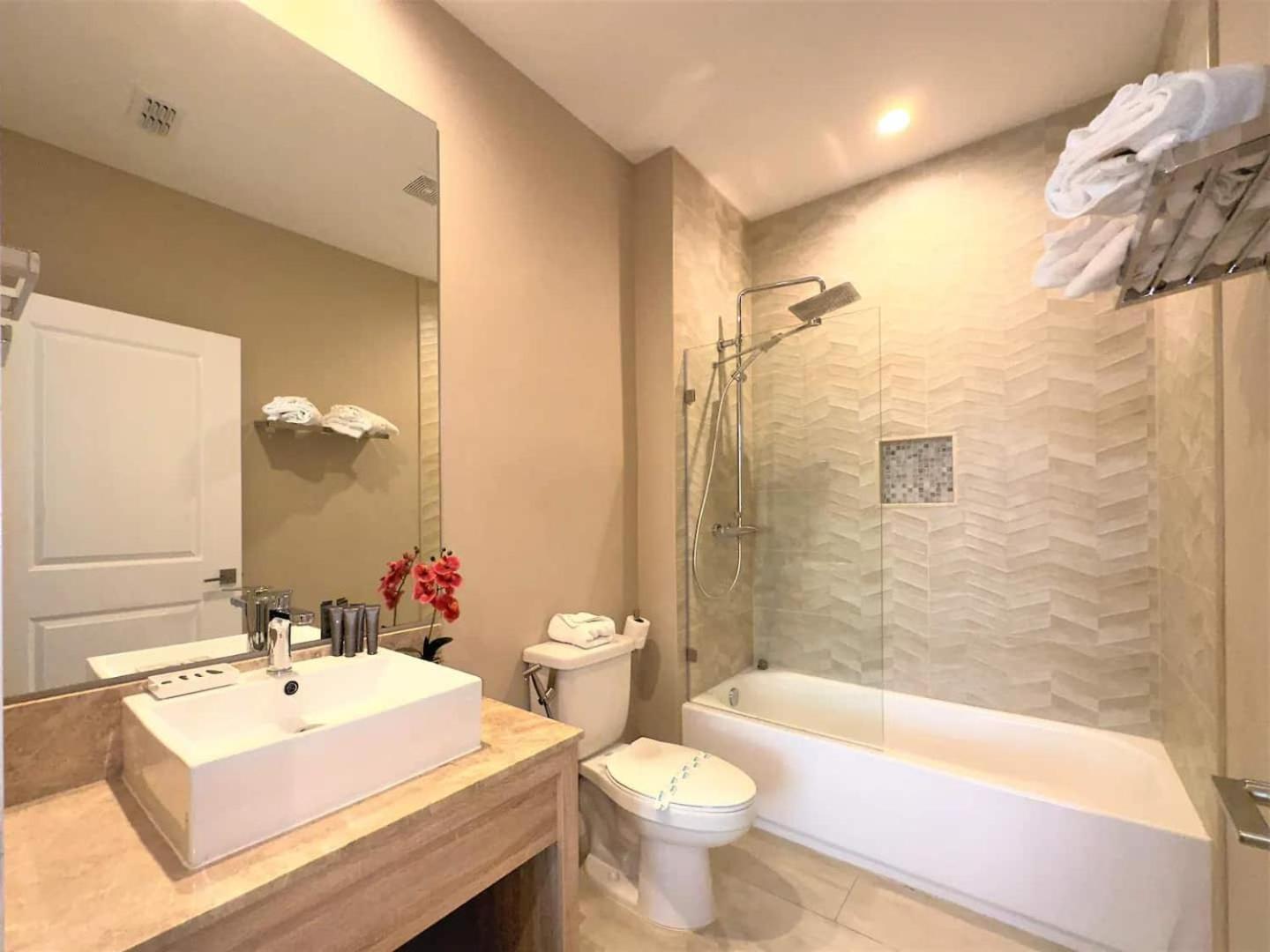 Holiday home Sophisticated 4 En W Private Hot Tub & Bb Orlando