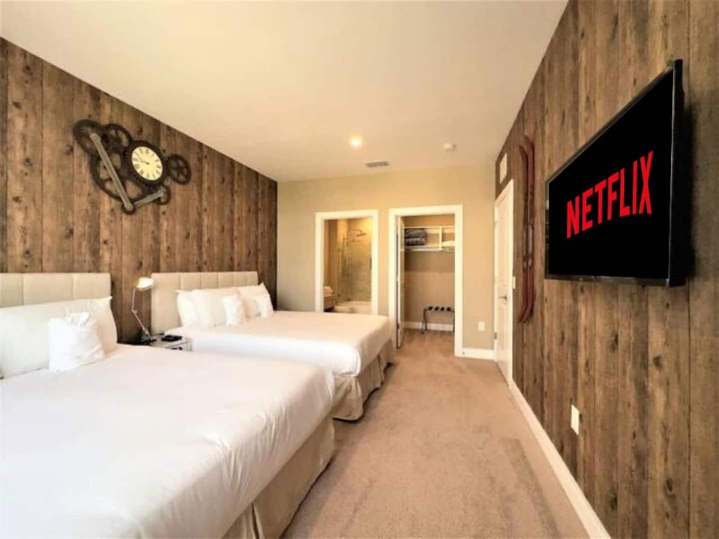 Sophisticated 4 En W Private Hot Tub & Bb Holiday home *