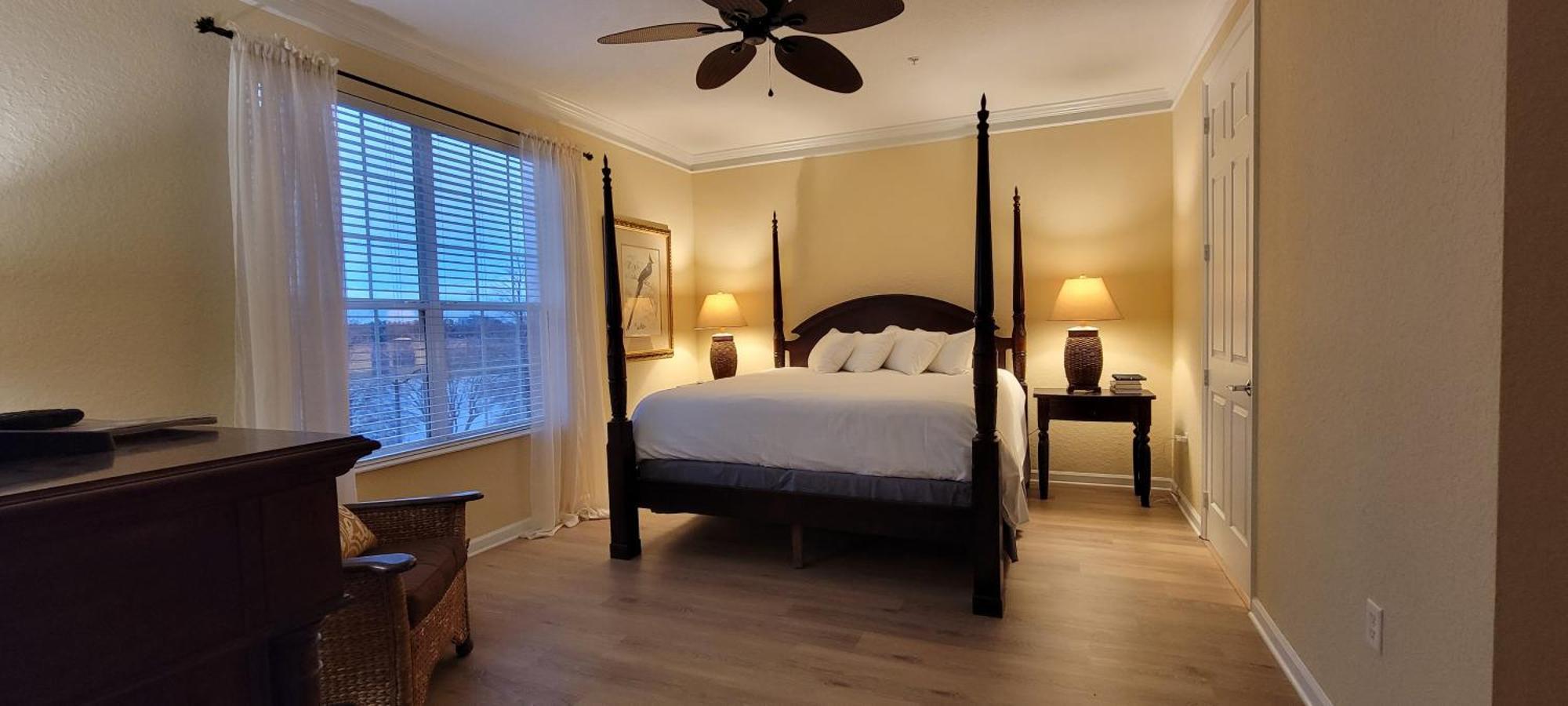 Apartment Gorgeous 3 Bed Lakeview, Vista Cay - 1010 *