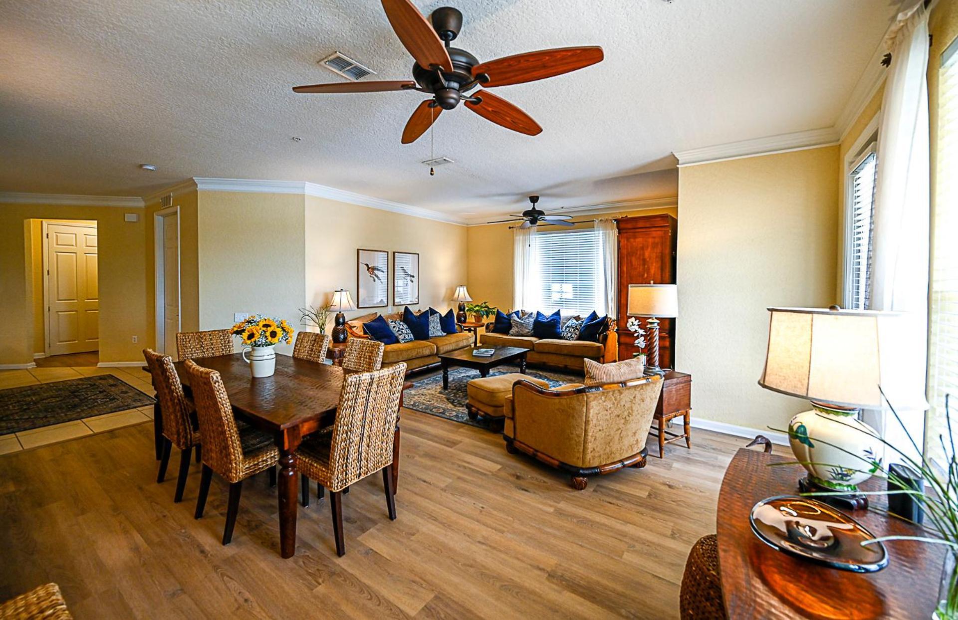 Apartment Gorgeous 3 Bed Lakeview, Vista Cay - 1010