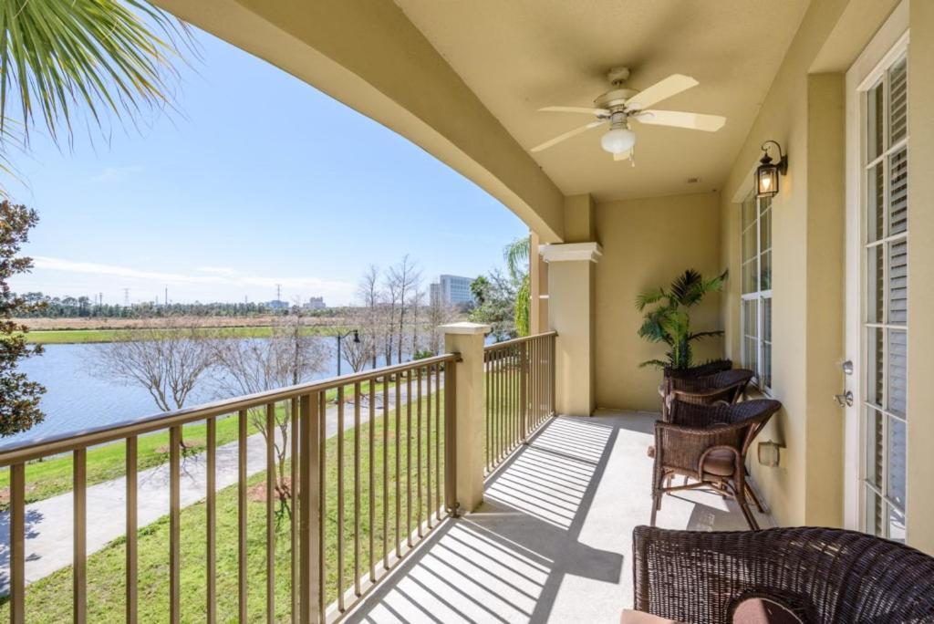 Gorgeous 3 Bed Lakeview, Vista Cay - 1010 Orlando