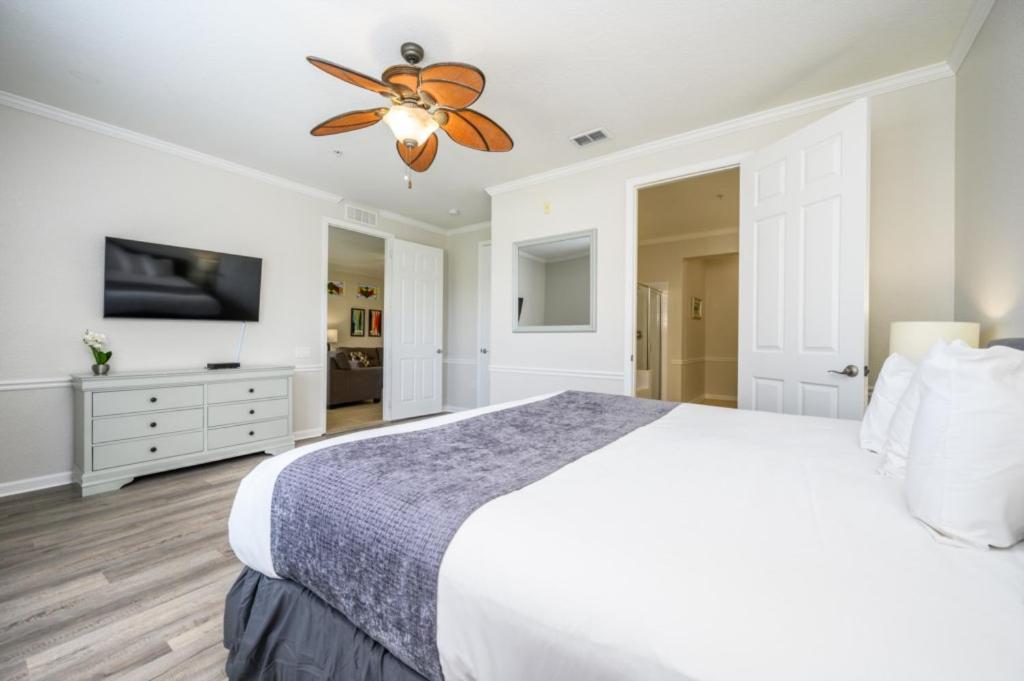 Epic Universe 4 Bedroom Plus, View Condo, Vista Cay-1008 * Orlando