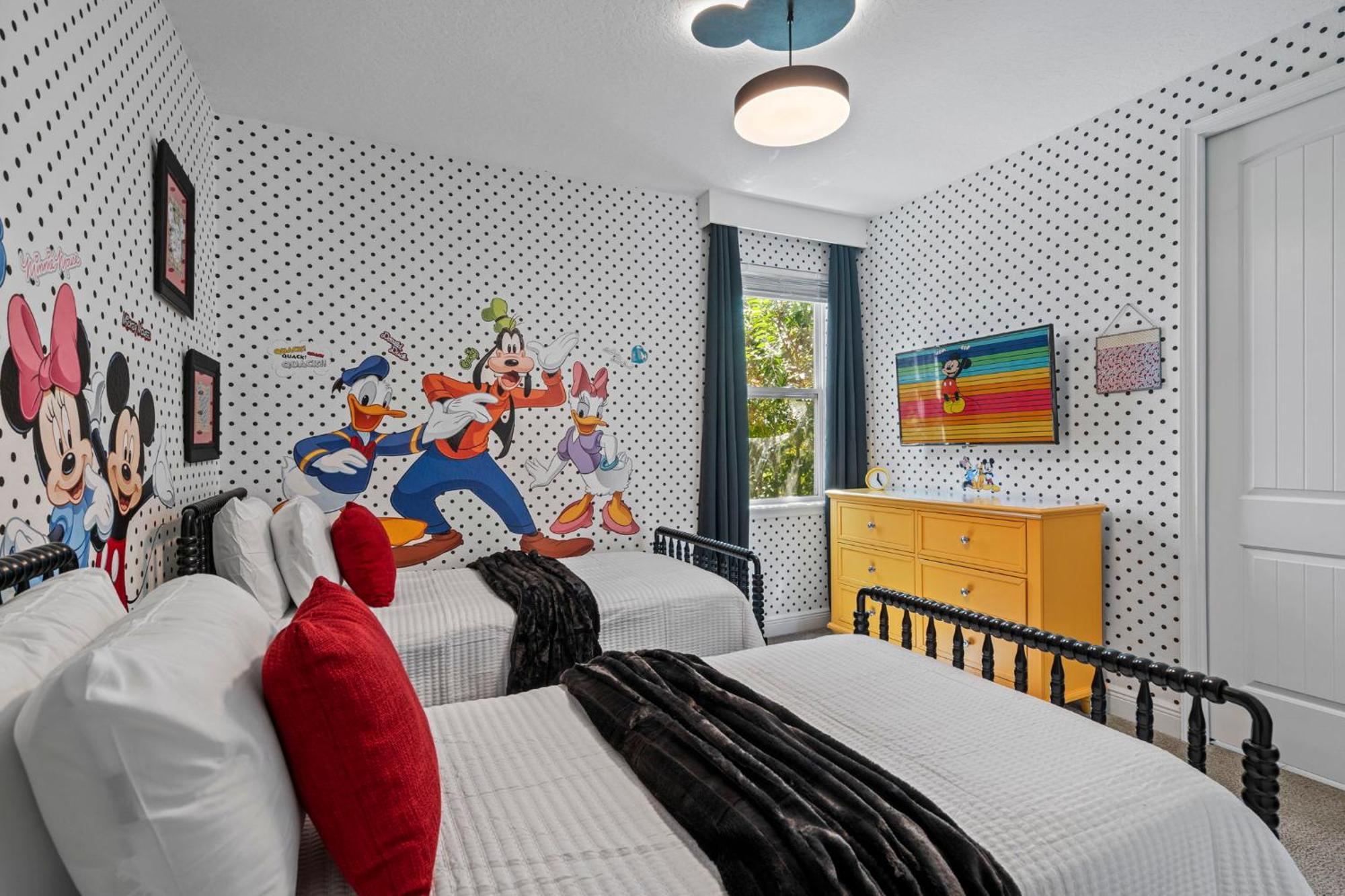 5 Bedrooms- 4,5 Bathrooms- Reunion 7641 Fd Holiday home *