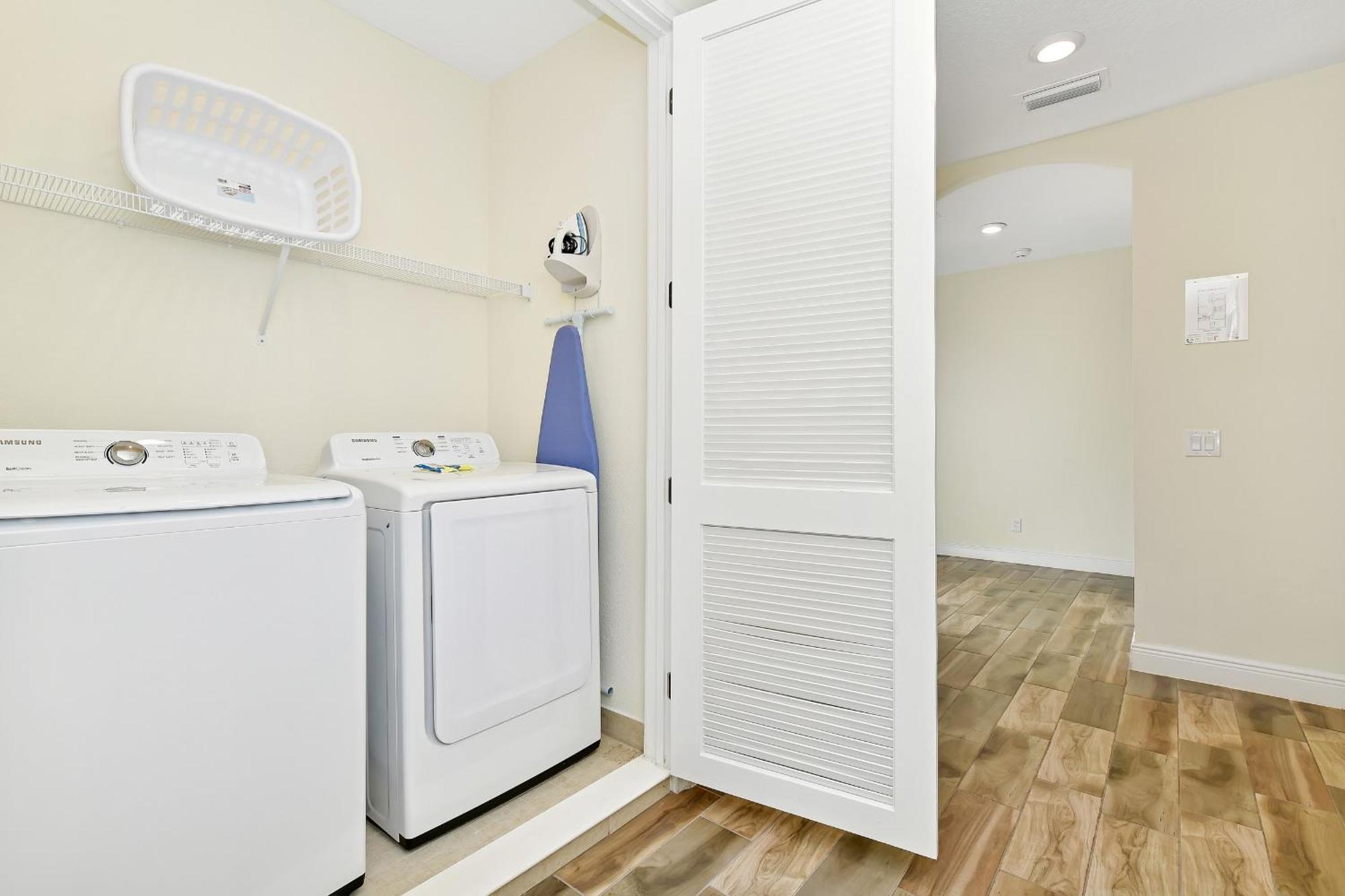 Sunshine With Private Pool Near With Margaritaville Island H20 Access - 8165su Holiday home Orlando