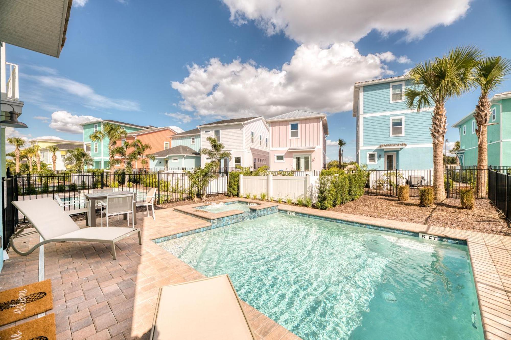 Holiday home Cozy With Private Pool Near With Margaritaville Island H2o Access - 8041kd