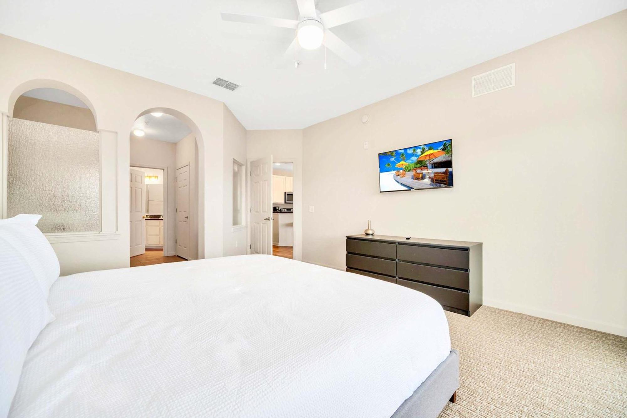 Holiday home Bright & Modern 2br With Pool & Hot Tub, Near Disney! Orlando