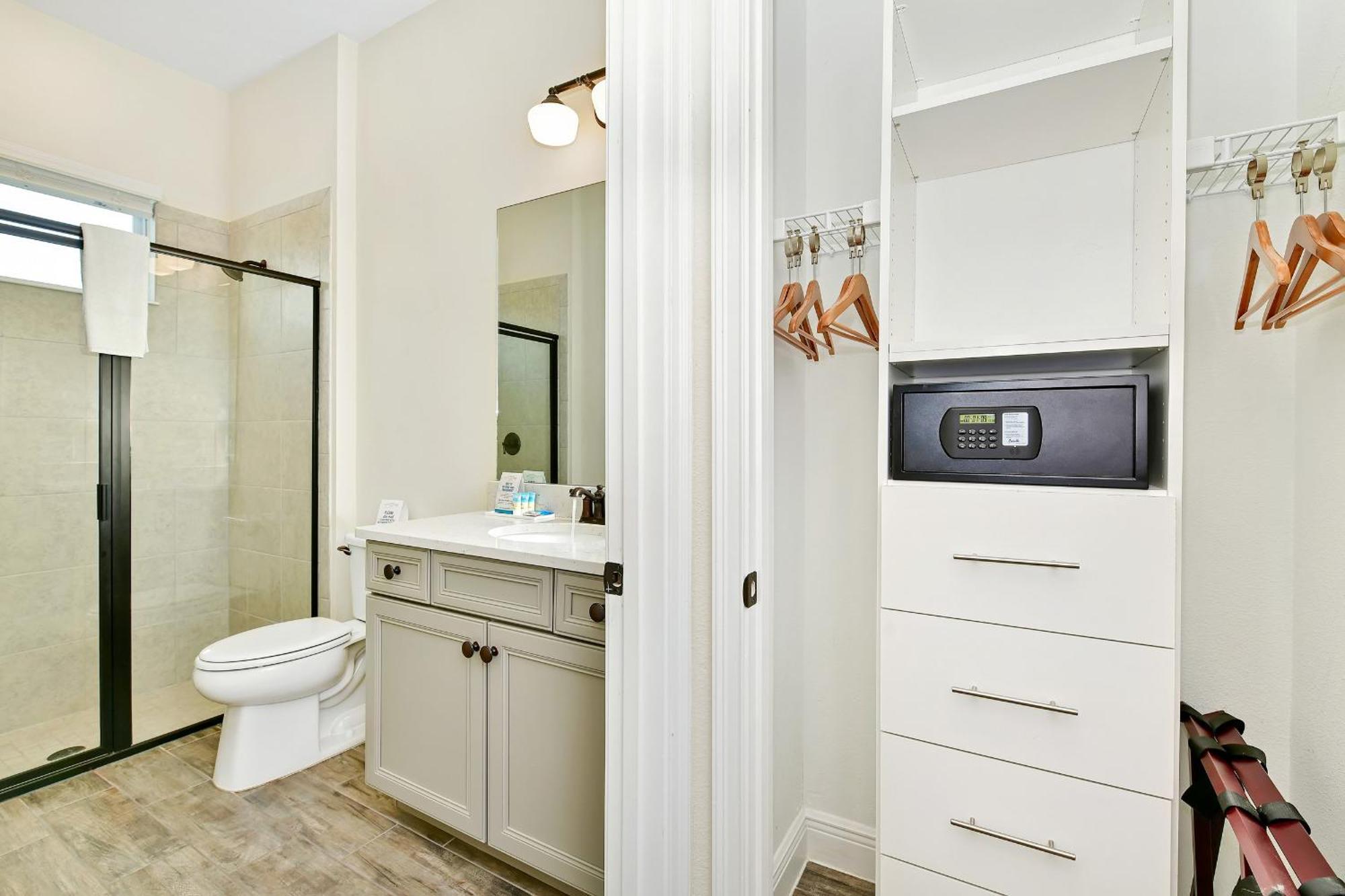 Inviting With Private Pool Near With Margaritaville Island H2o Access - 8022kd Holiday home
