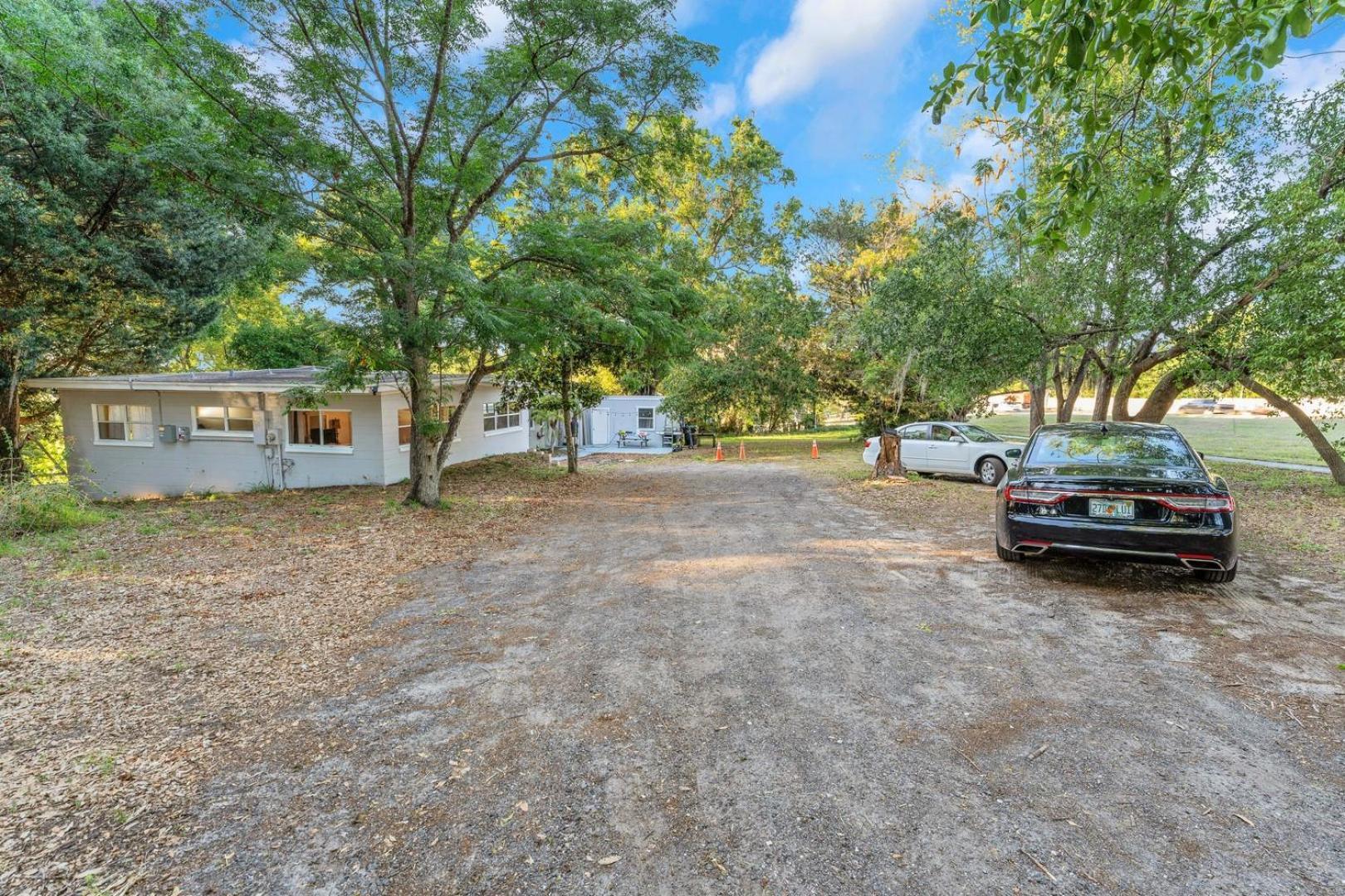 Modern Family Retreat Near Attractions * Orlando