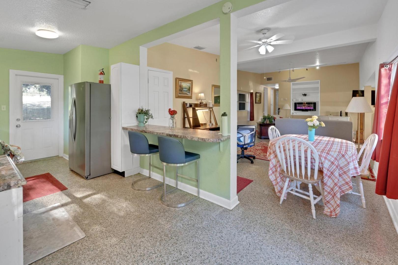 Modern Family Retreat Near Attractions Holiday home *