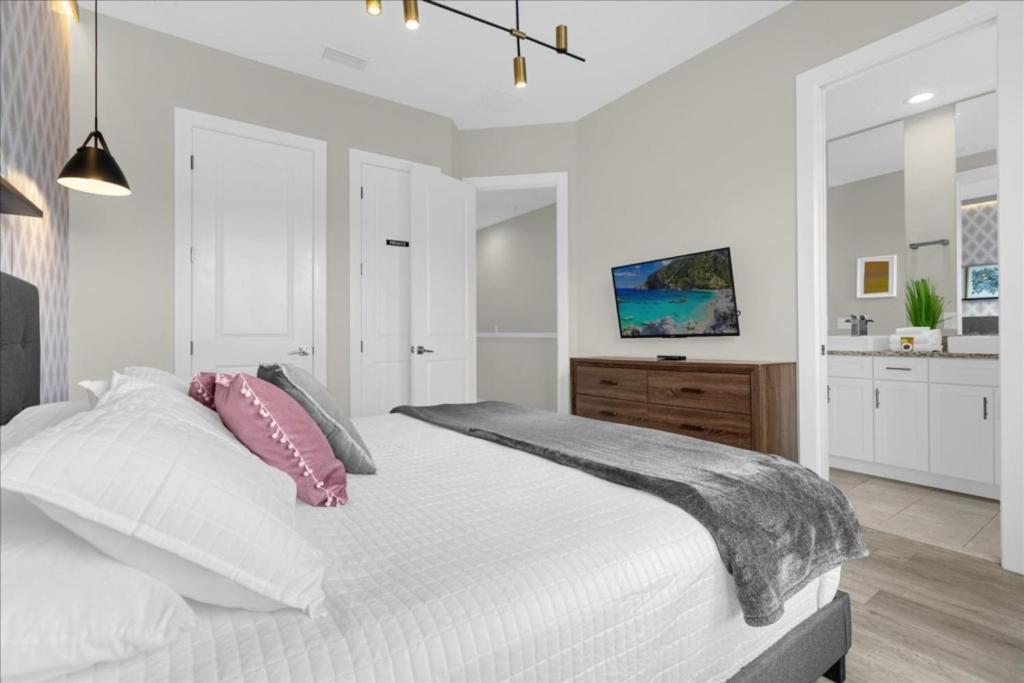 4 Bedrooms-4,5 Bathrooms-summerville 2652ss Holiday home Orlando