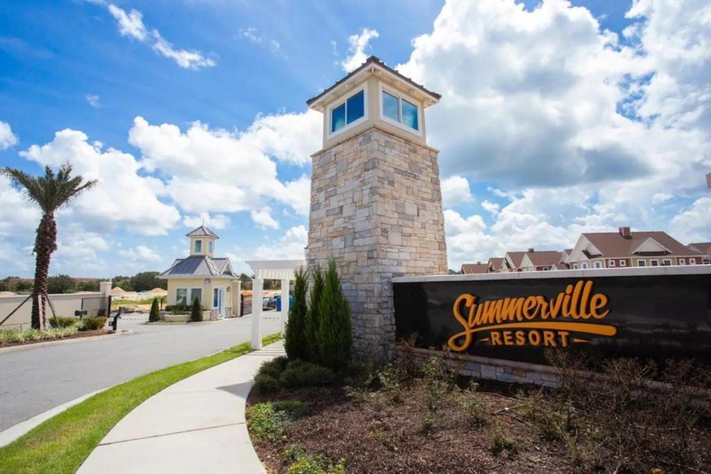 4 Bedrooms-4,5 Bathrooms-summerville 2652ss Holiday home