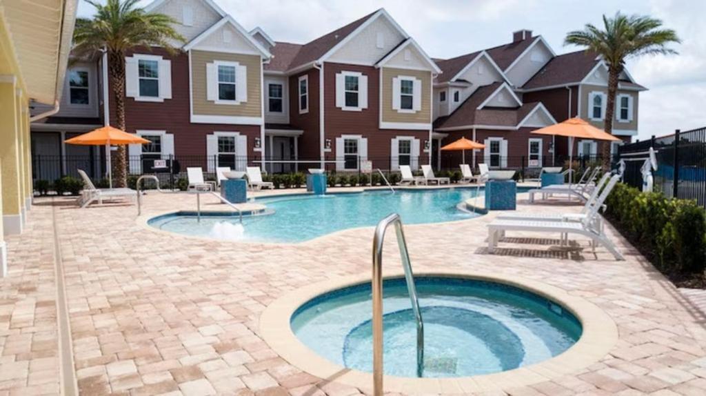 4 Bedrooms-4,5 Bathrooms-summerville 2652ss Holiday home Orlando