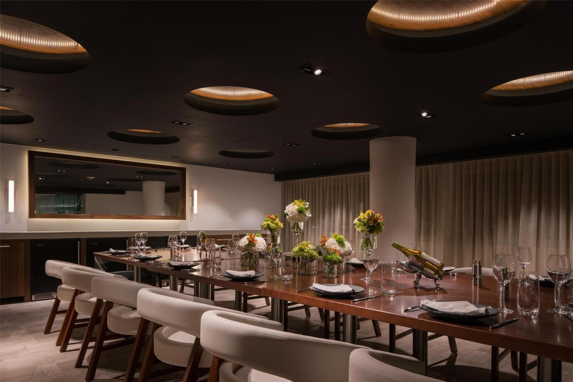 Hotel Hyatt Regency International Airport 4*