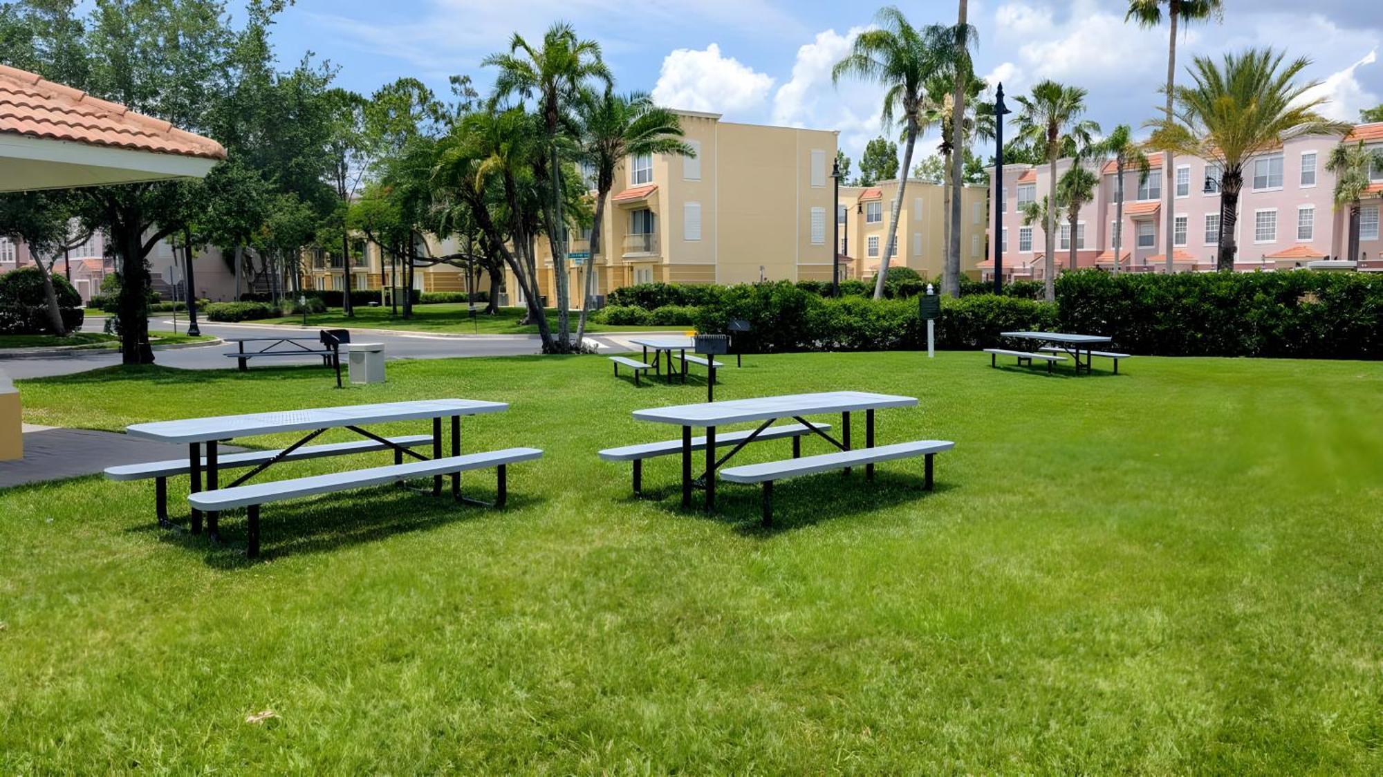2br Close Convention Center L Epic