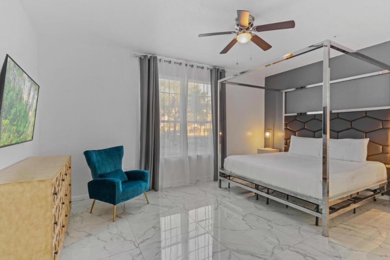 4840 One-of-a-kind Luxury 4 Bd At Vista Cay 107 * Orlando