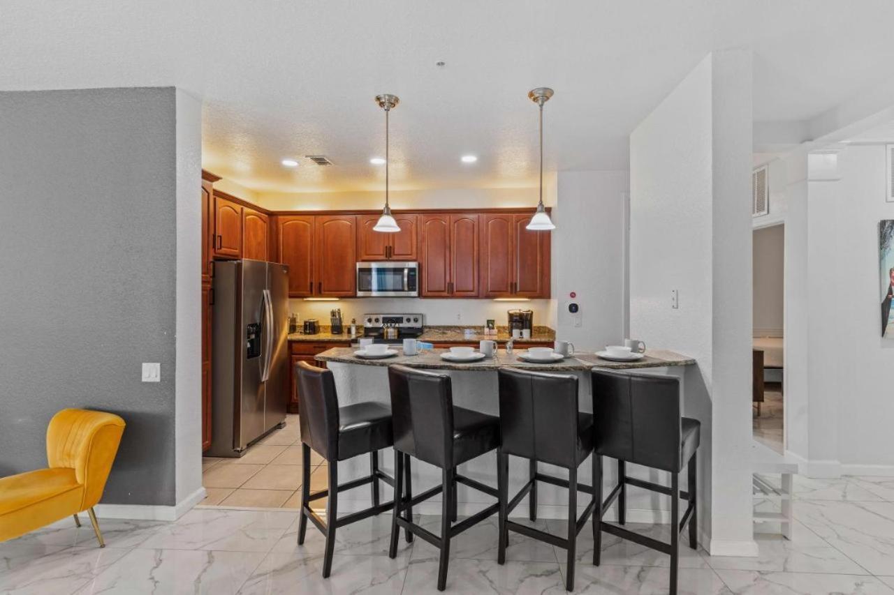 4840 One-of-a-kind Luxury 4 Bd At Vista Cay 107