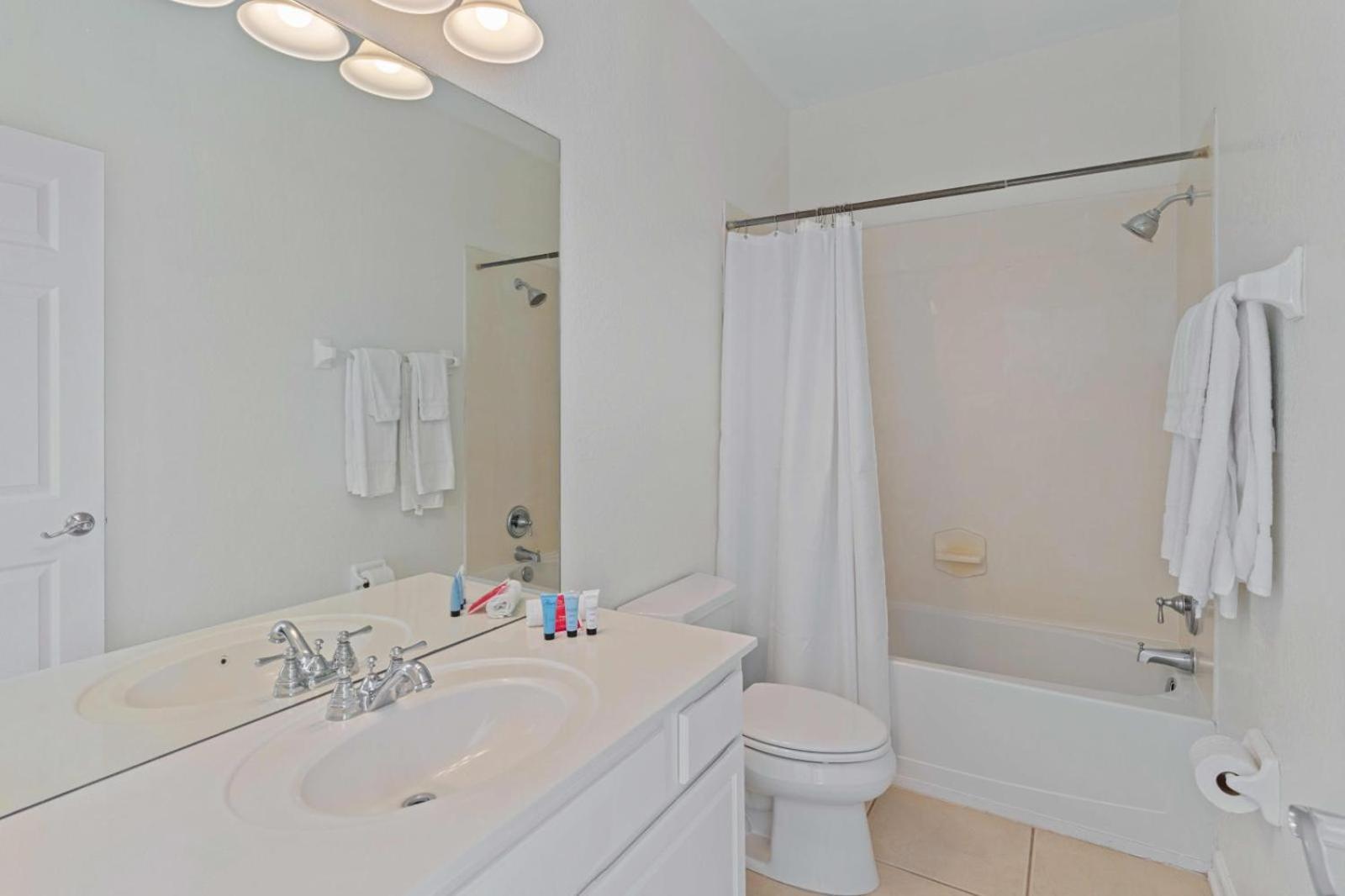 8036 Spacious Fresh 3br3.5ba At Vista Cay 133 * Orlando