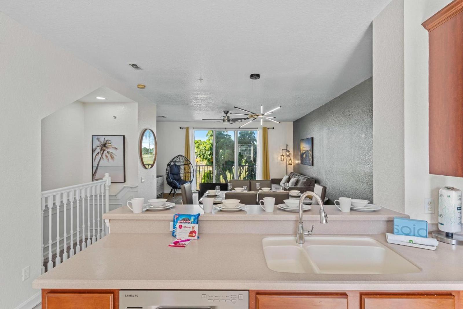 8036 Spacious Fresh 3br3.5ba At Vista Cay 133 Orlando
