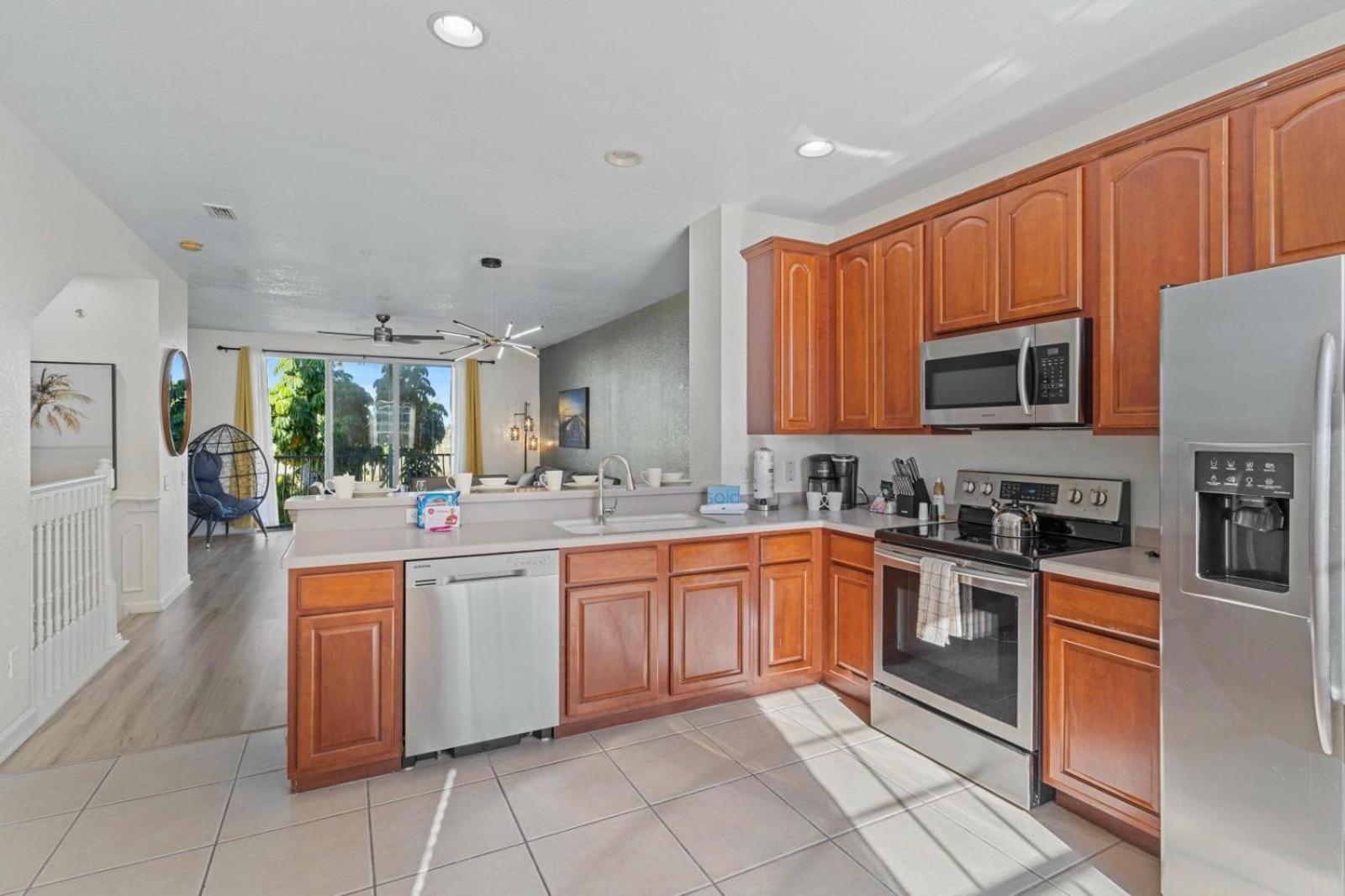 8036 Spacious Fresh 3br3.5ba At Vista Cay 133 Apartment