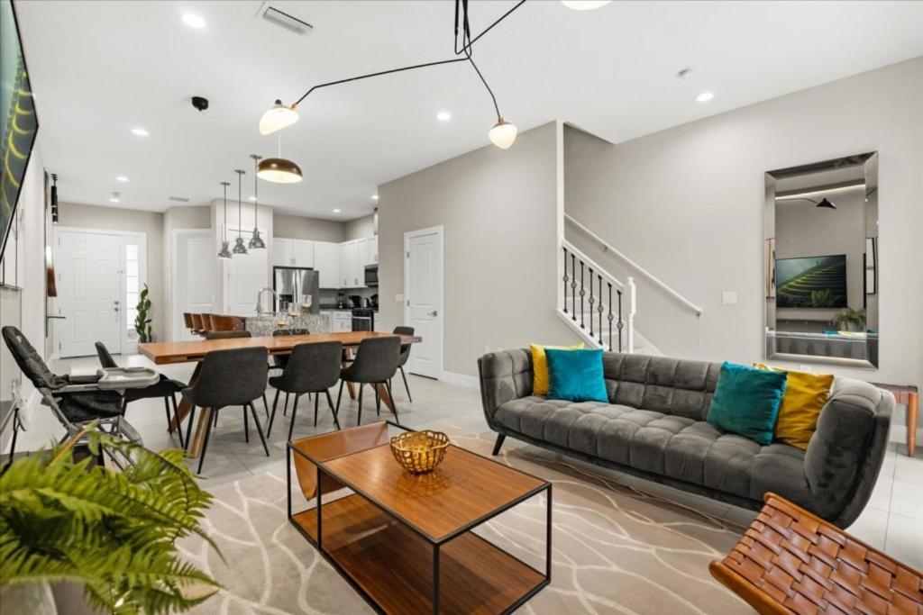 4 Bedrooms-4,5 Bathrooms-summerville 2652ss Orlando