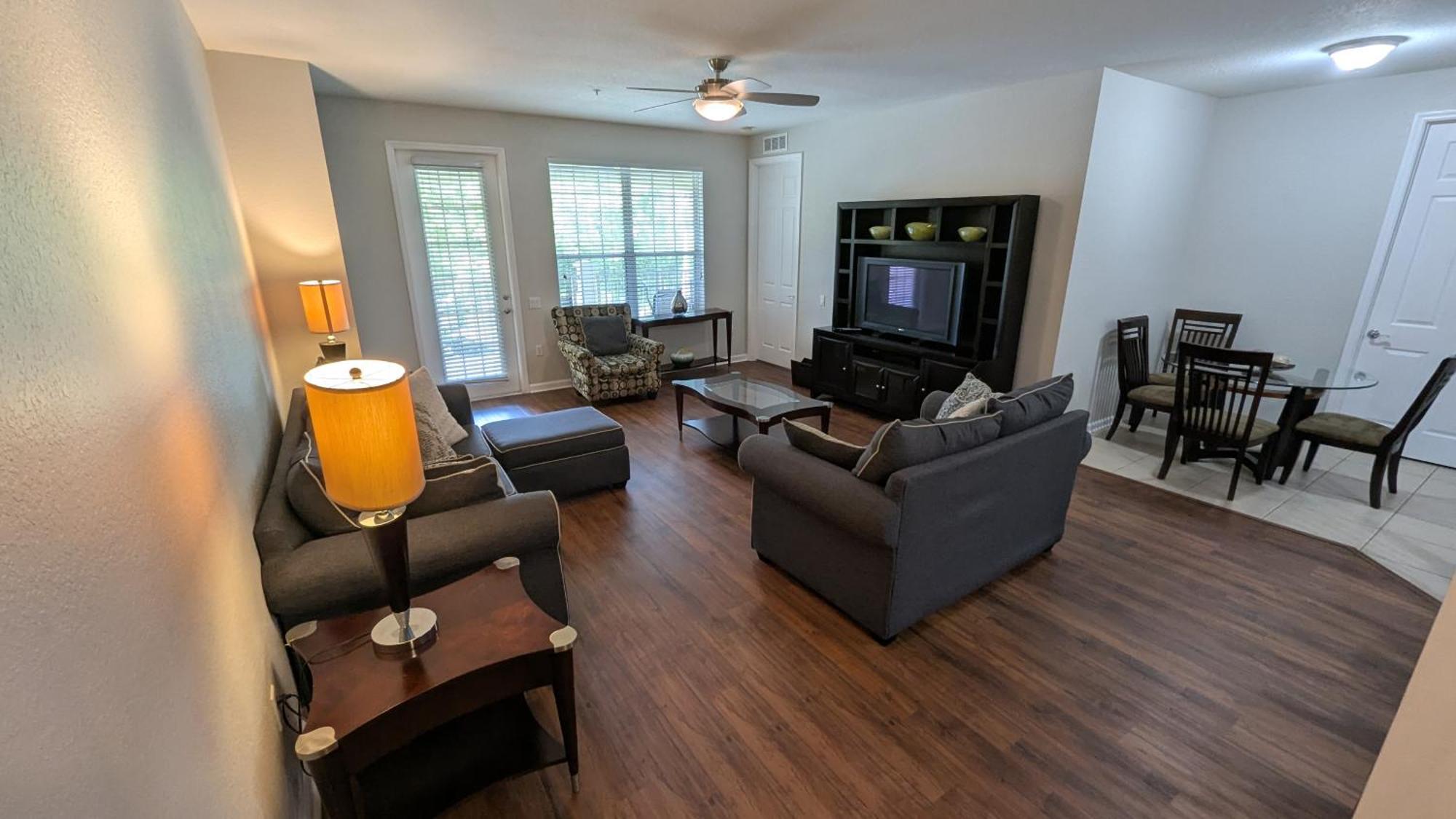 2br Close Convention Center L Epic Apartment