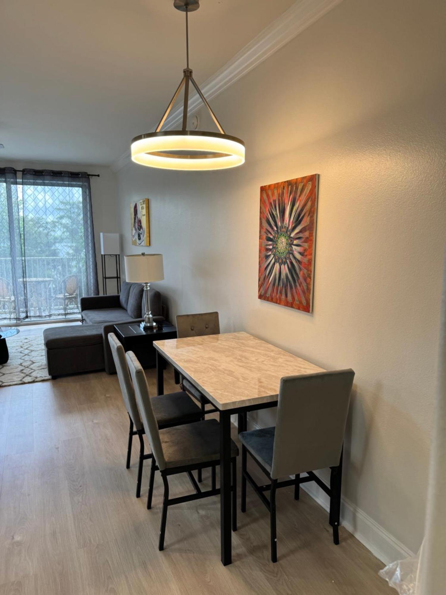 Apartment Beautiful Lakefront 5 Minutes From