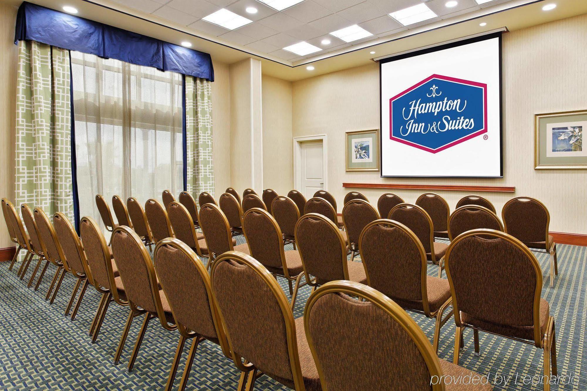 Hampton & Airport At Gateway Village 3* Orlando