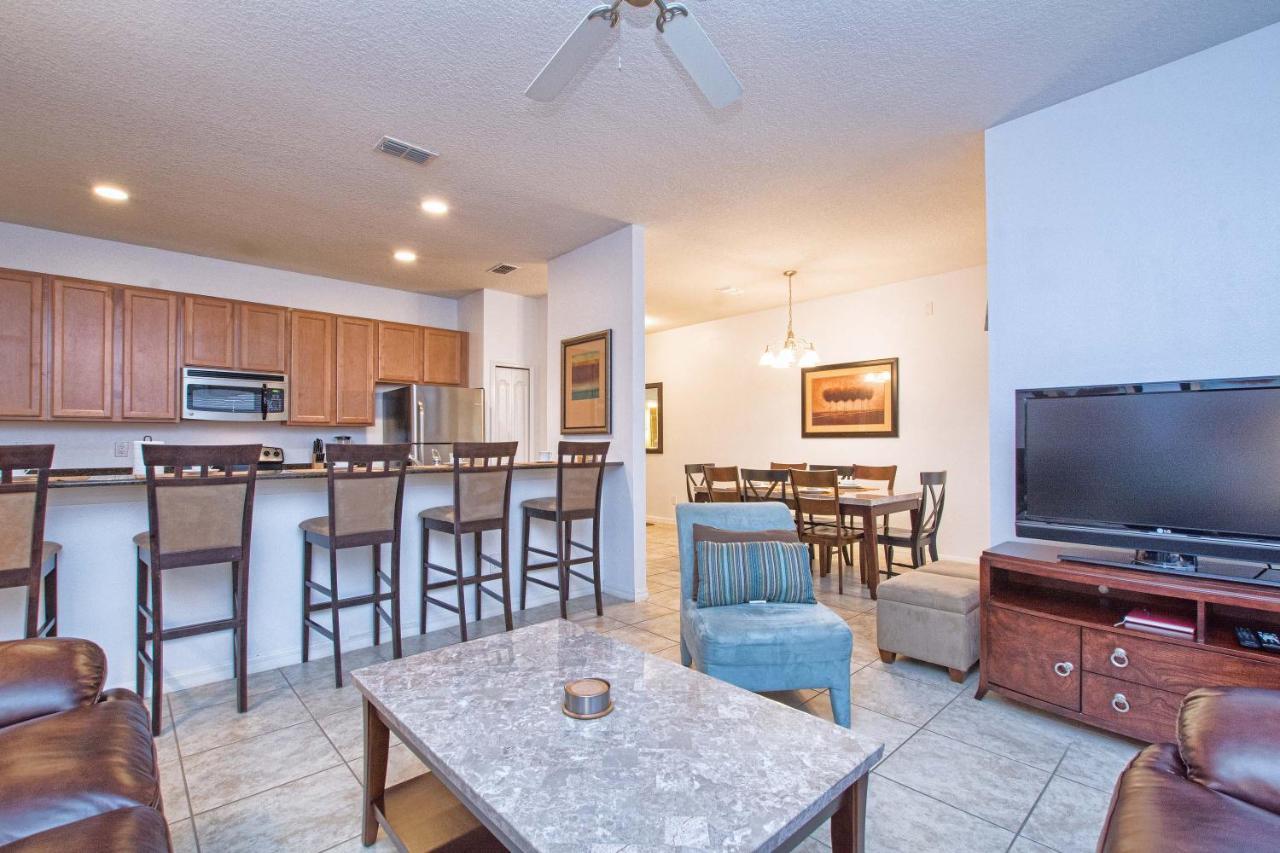 Close To Clubhouse, Splashpool-3026pp * Orlando