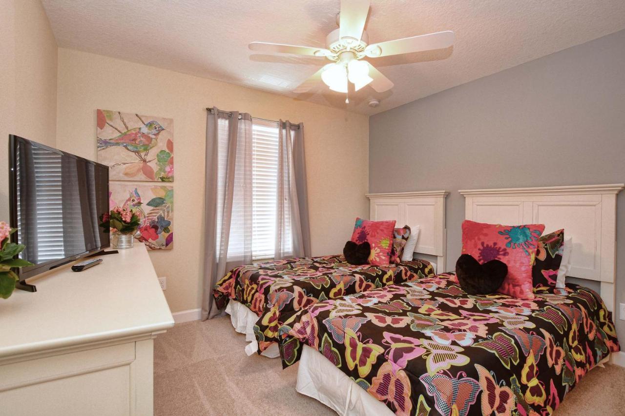 Paradise Palms-5 Bedrooms W/pool-3511pp Holiday home *