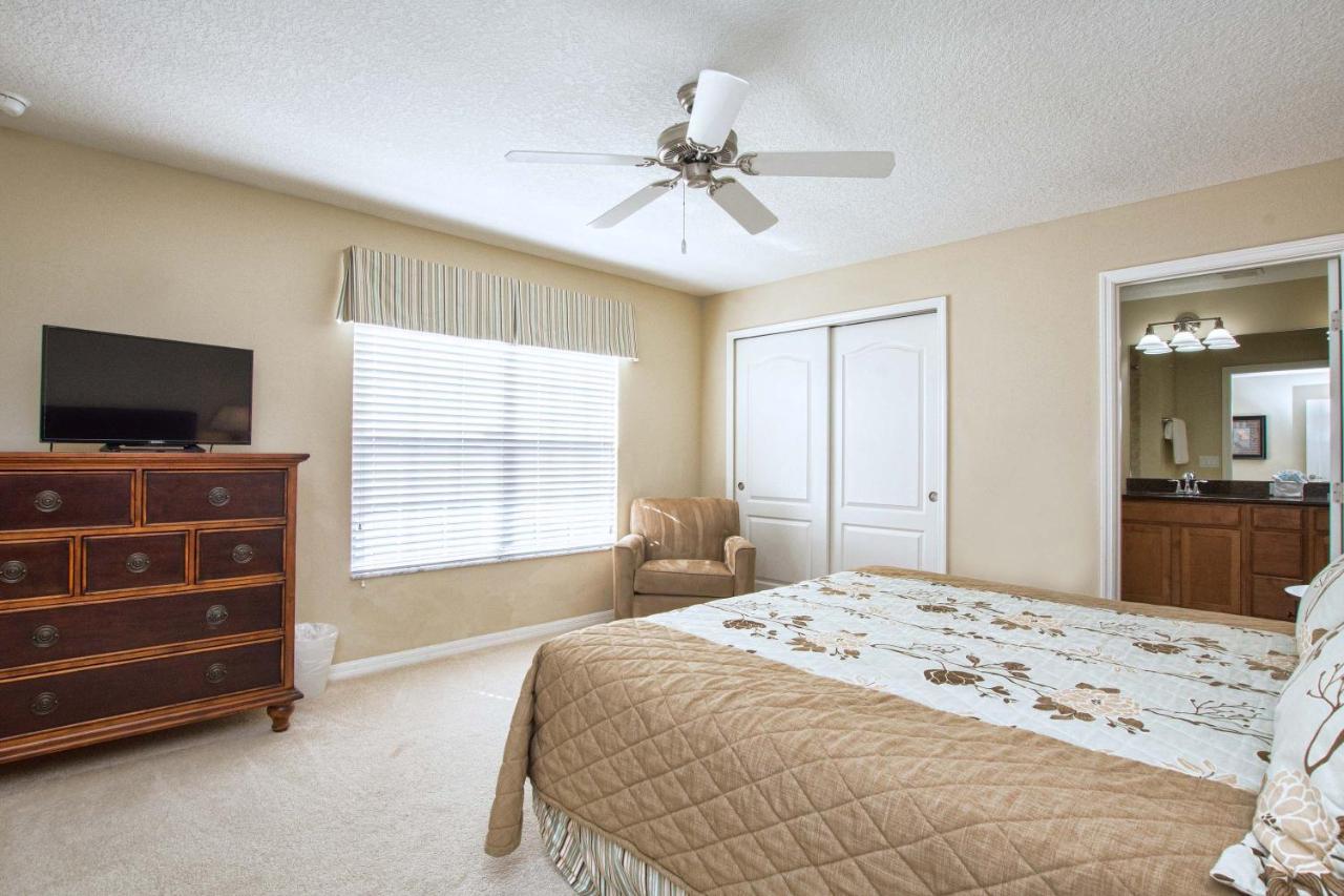 Close To Clubhouse, Splashpool-3026pp Holiday home *