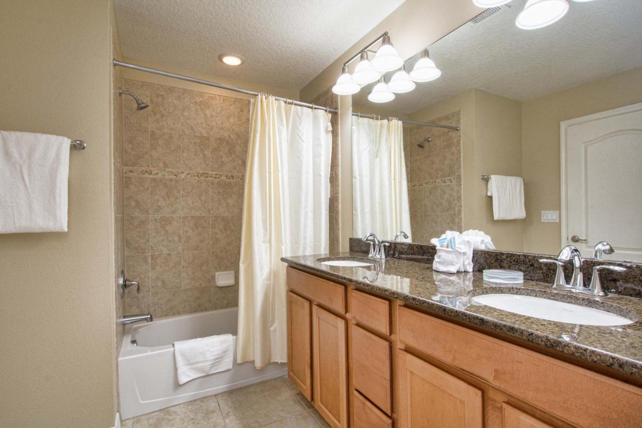 Close To Clubhouse, Splashpool-3026pp * Orlando