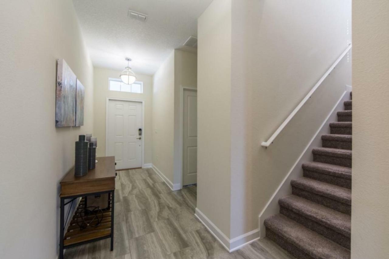 Storey - 4811 Kings * Orlando