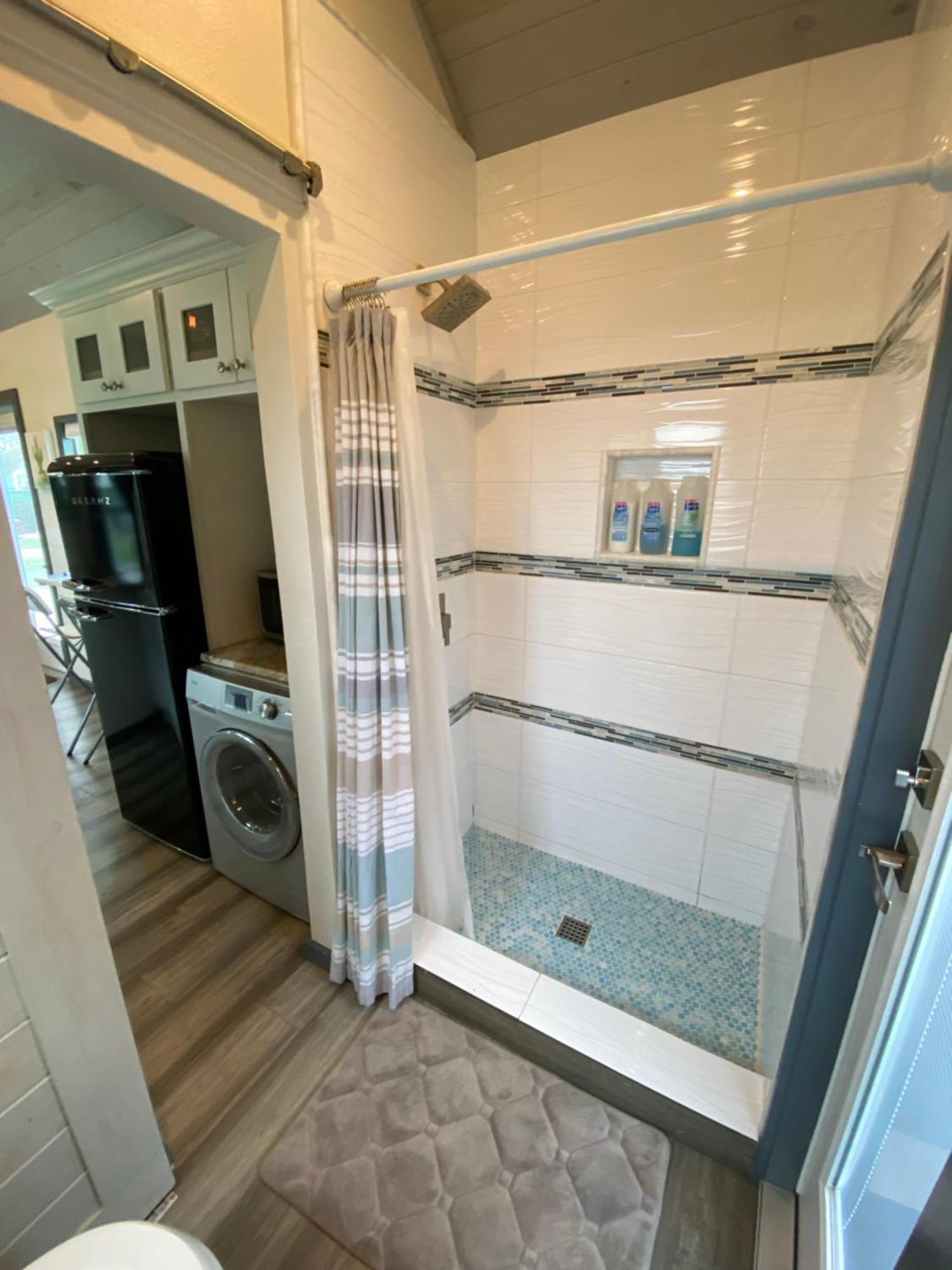 Lakefront Tiny Homes 6 Month * Orlando