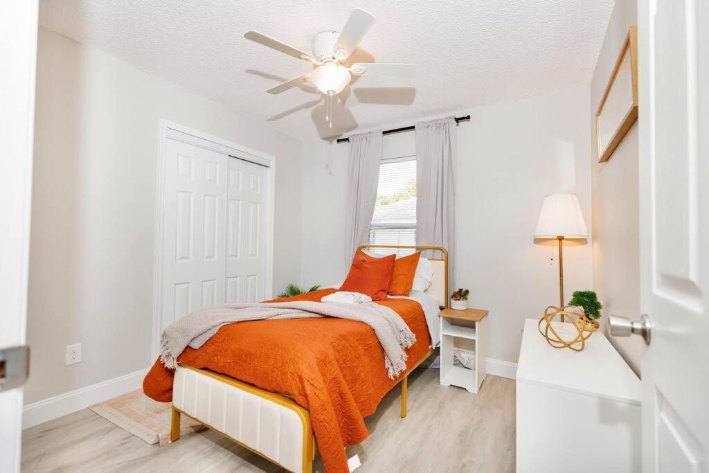 Entire 3 Bd With Murals And Parking By Downtown Holiday home *