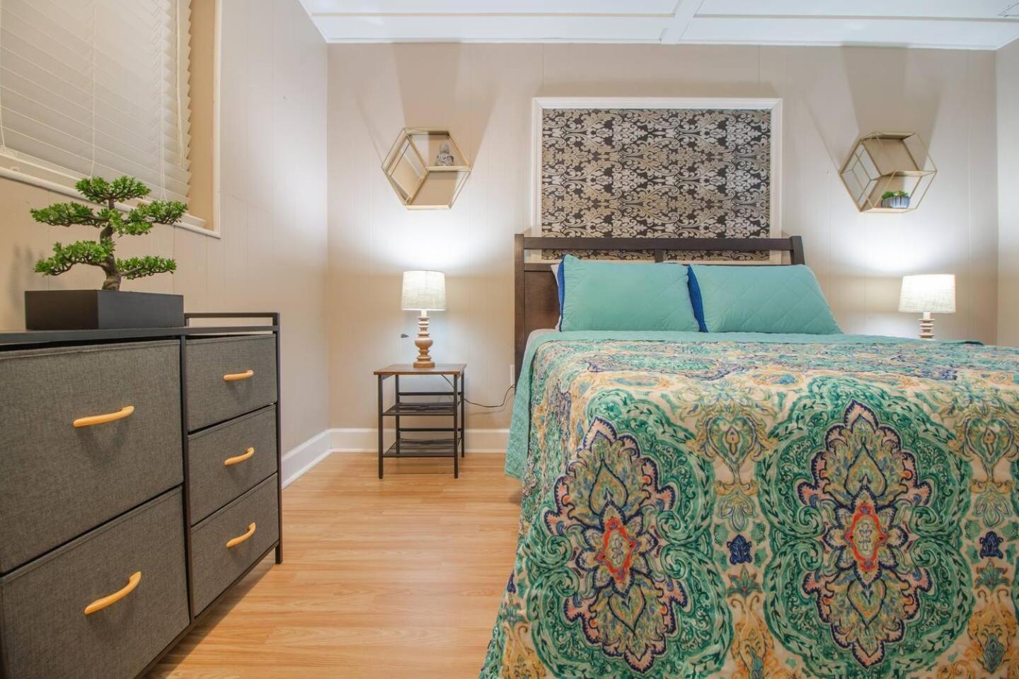 Downtown 4br Retreat Pets Welcome Fast Wifi