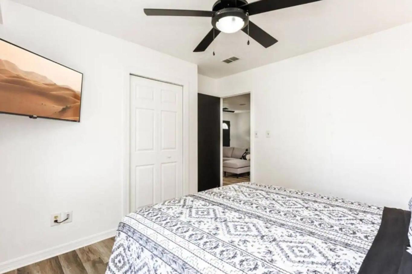 2Br Family Retreat Fast Wifi Near Disney Holiday home Orlando
