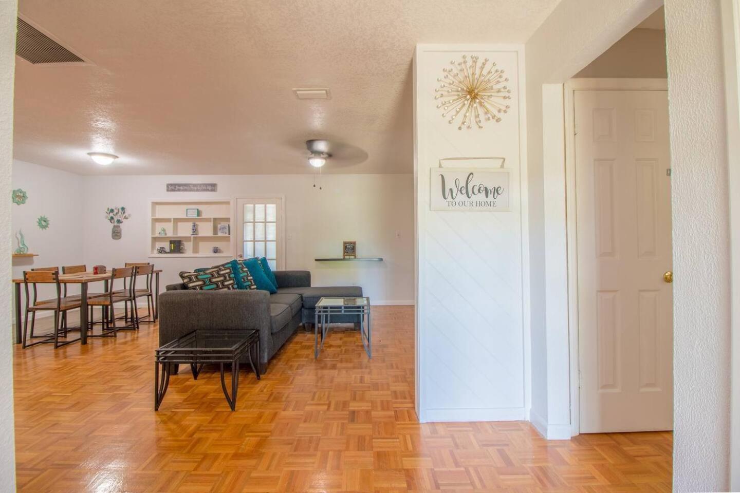 Holiday home Sunny 4br Escape Poolside Vibes Workspace *