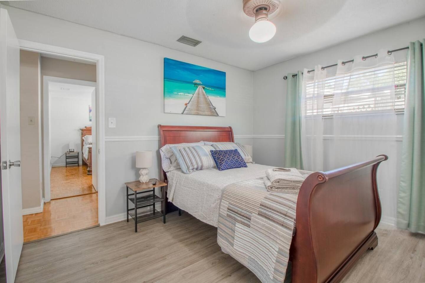 Sunny 4br Escape Poolside Vibes Workspace * Orlando