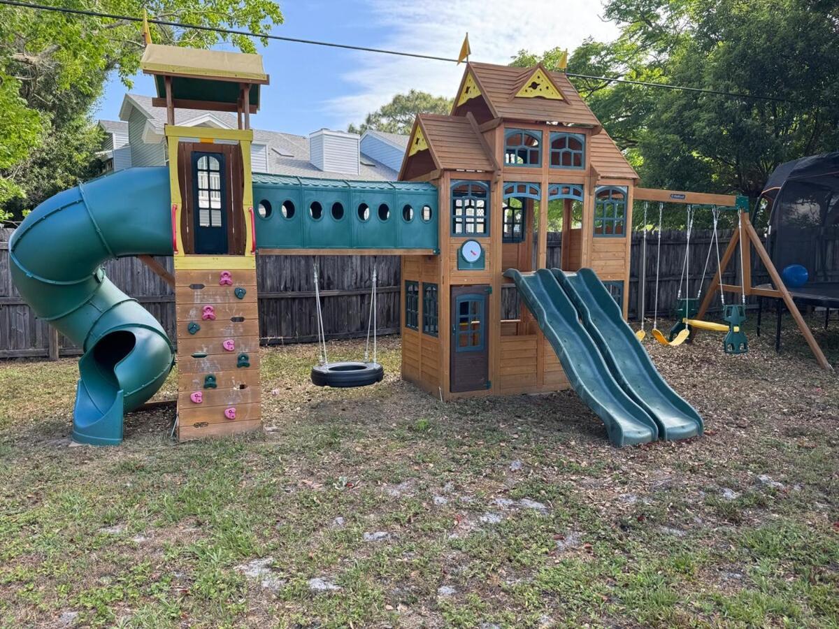 Family Fun 3-bedroom House With Gym, Games, Toys, Outdoor Hangout And Coffee *