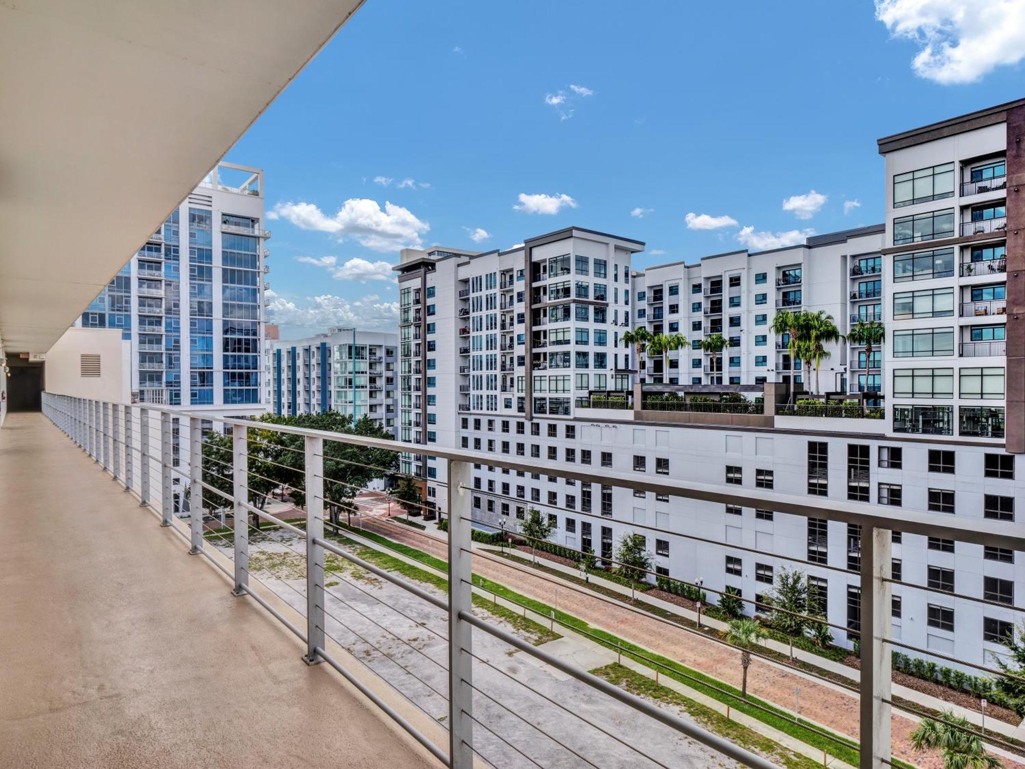 2bd 2bth Penthouse Downtown With Large Billiard Holiday home *
