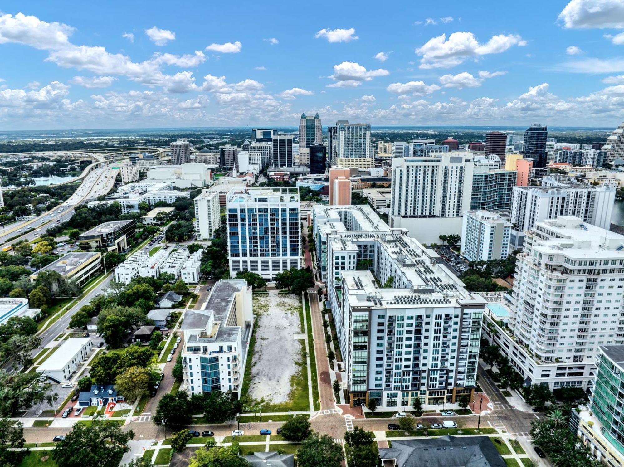 2bd 2bth Penthouse Downtown With Large Billiard Holiday home *