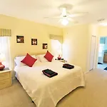 Belle Maison 33702