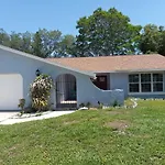 Renovated Pool Home With Game Room, Just 8 Miles To Disney And Universal!!!