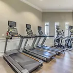 Beautiful 3-Story Vista Cay Townhome Near Disney