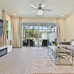New Spacious & Tranquil Townhouse Near Disney - 4Br, 3Fb, And Pool