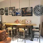 Punkygia\'S Lovely 2 Bedroom City Retreat