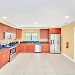 Lovely 4Br Townhome With Resort Access Near Disney