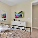7617-Luxury Villa Wpool & Hot Tub