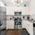 4 Bedrooms - 3 Bathrooms - Lucaya Village 21-101