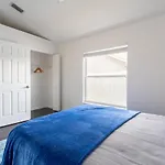 East Orlando Getaway - 3Br/2Bth - *Pool *Parking